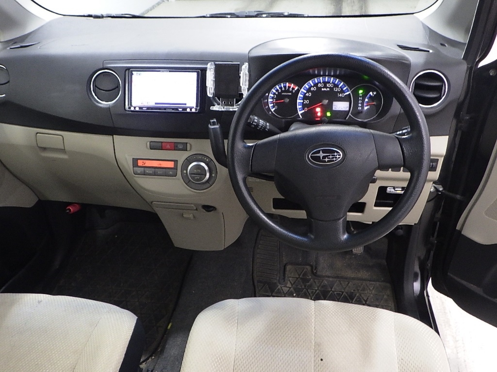 SUBARU LUCRA