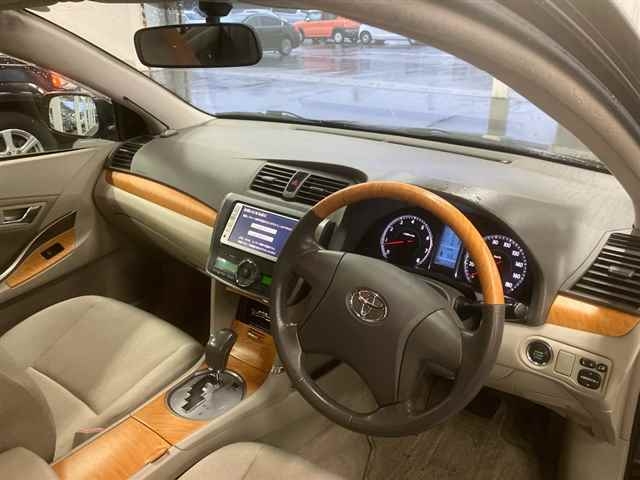 TOYOTA PREMIO