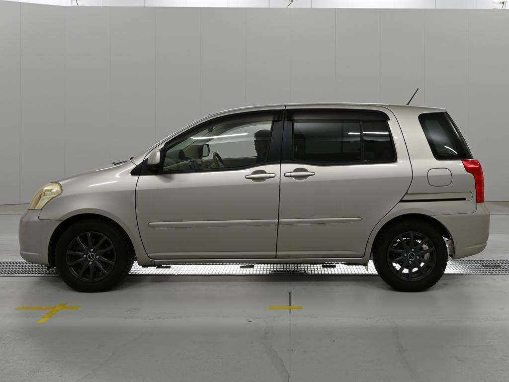 TOYOTA RAUM