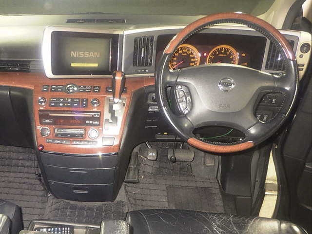 NISSAN ELGRAND