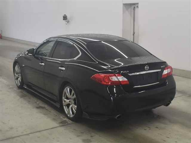 NISSAN FUGA
