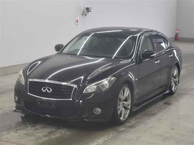 NISSAN FUGA