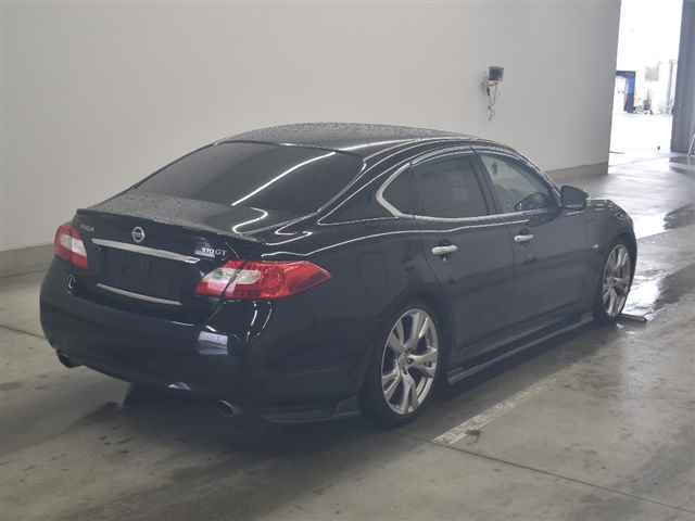 NISSAN FUGA