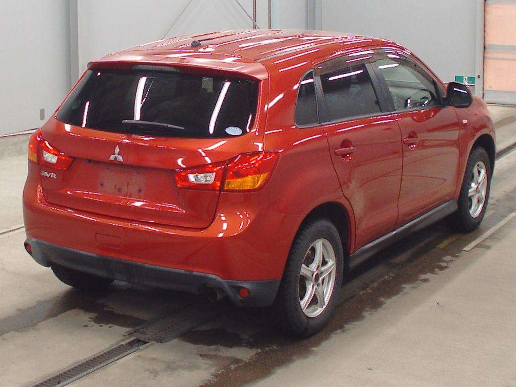 MITSUBISHI RVR