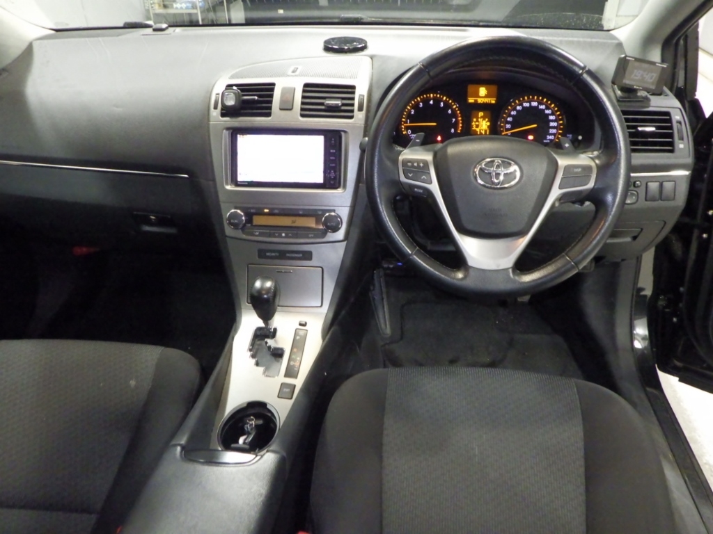 TOYOTA AVENSIS