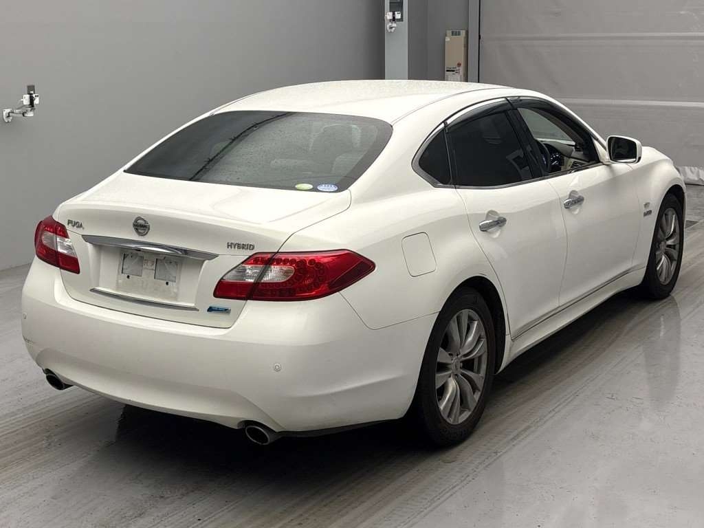 NISSAN FUGA