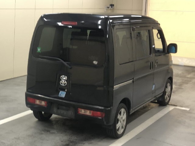 TOYOTA PIXIS VAN