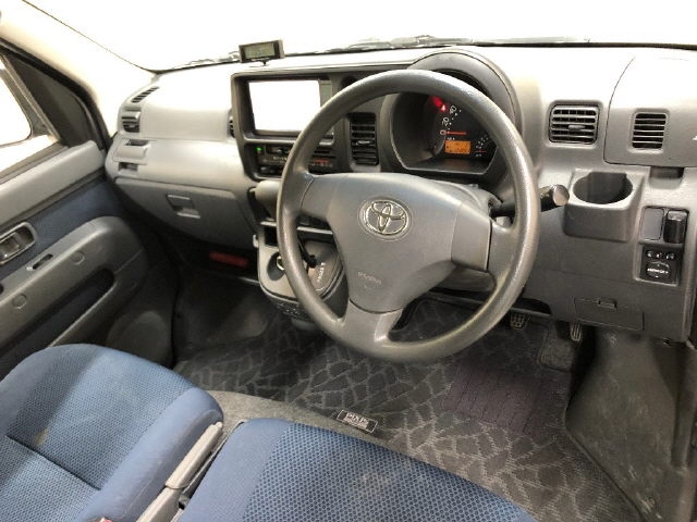 TOYOTA PIXIS VAN