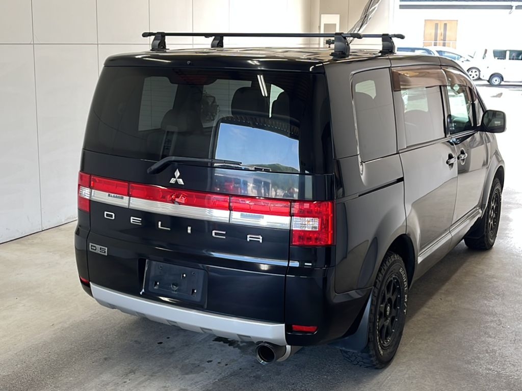 MITSUBISHI DELICA D:5