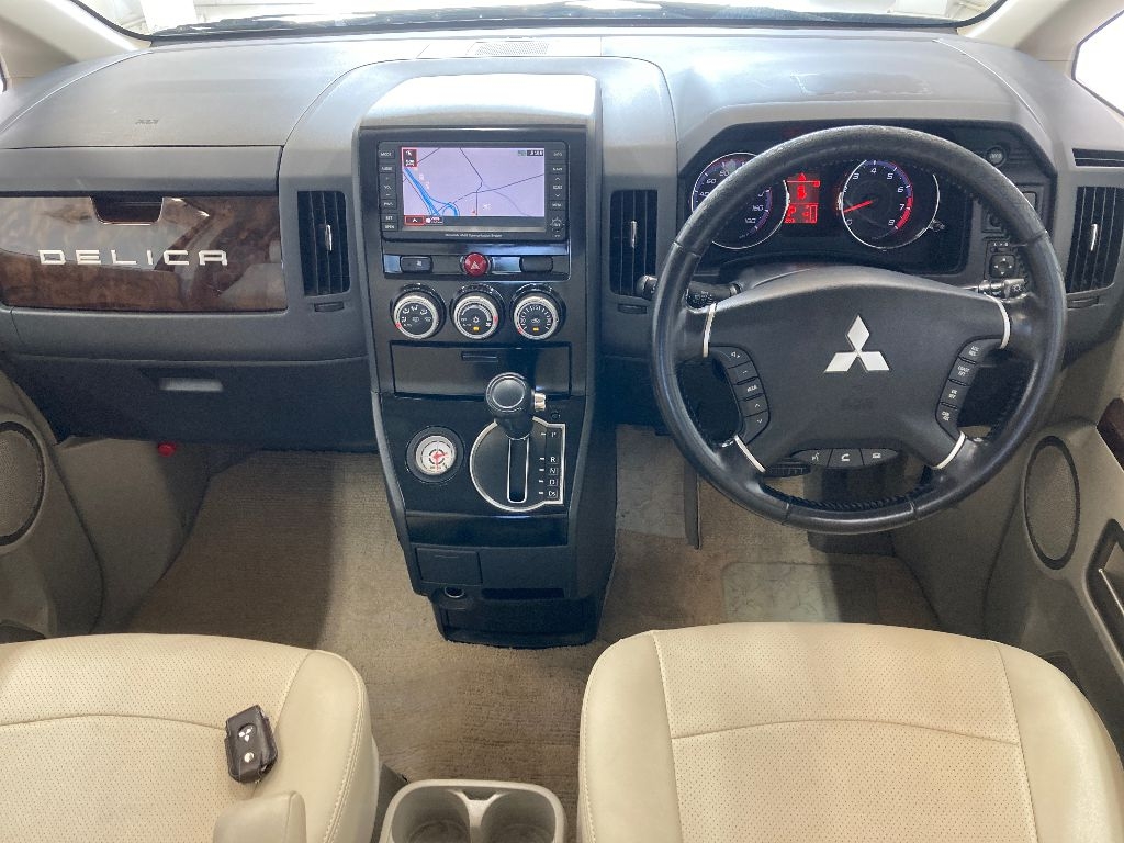 MITSUBISHI DELICA D:5