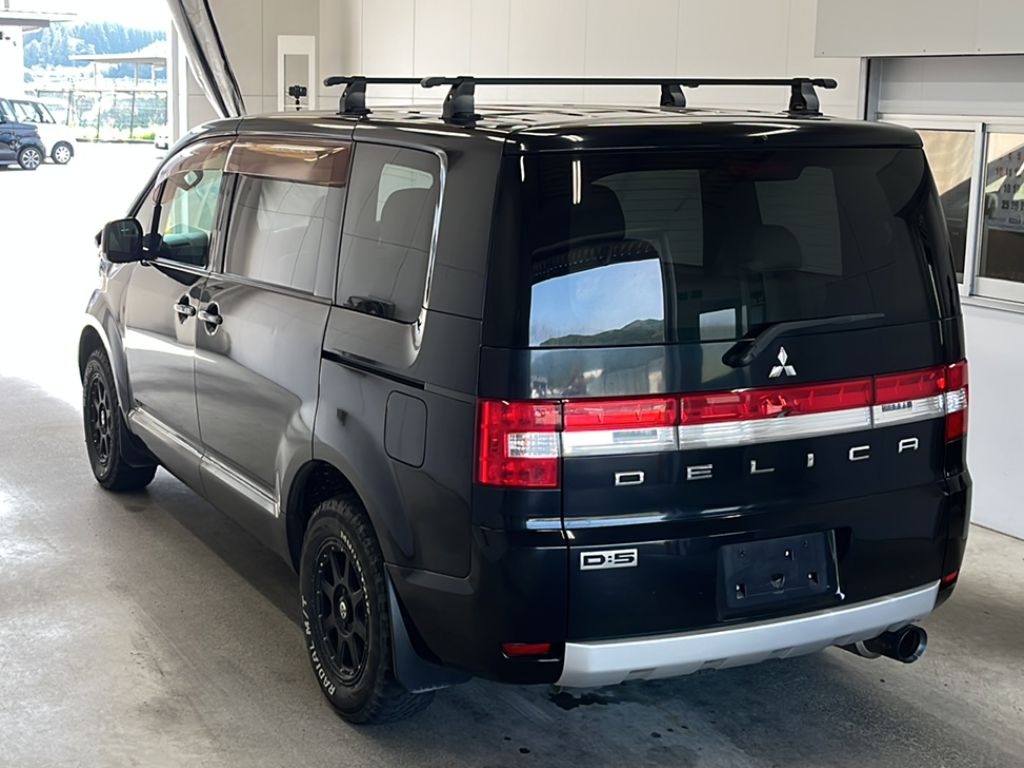 MITSUBISHI DELICA D:5