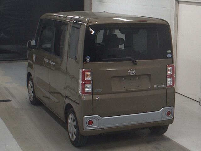 DAIHATSU WAKE