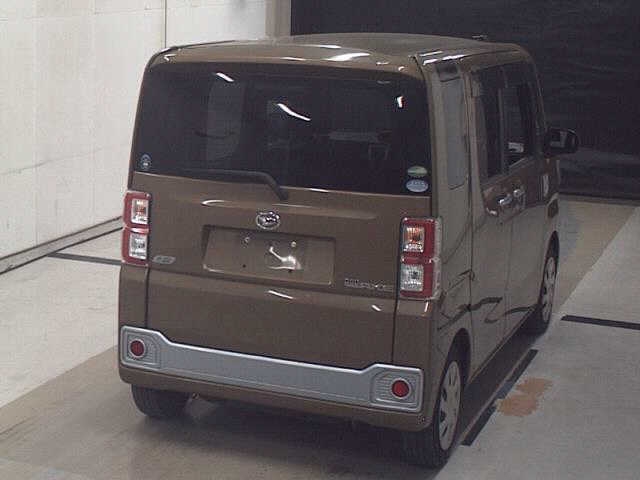 DAIHATSU WAKE