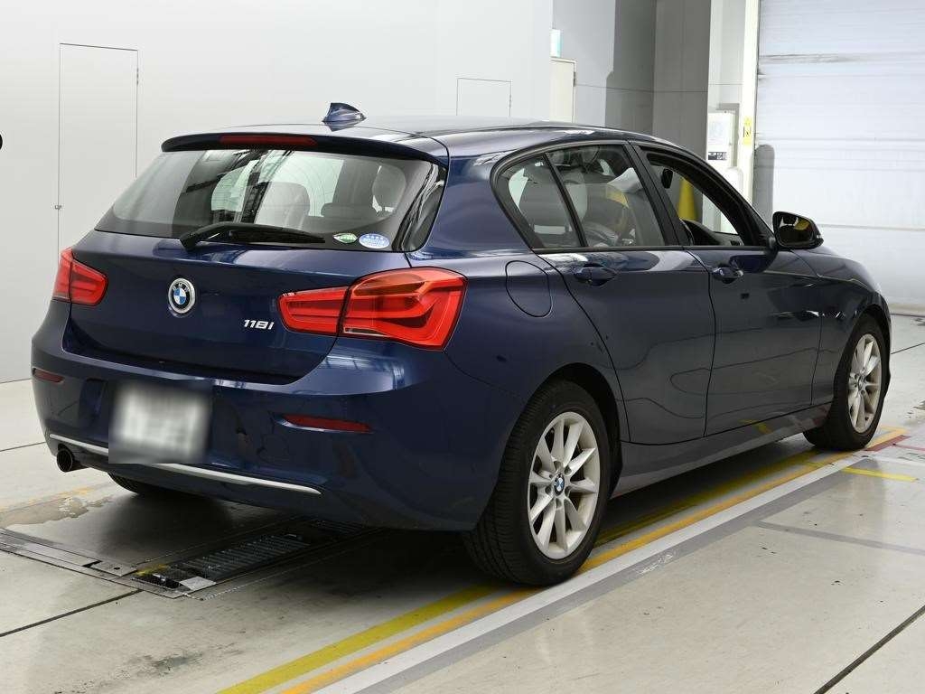 BMW 1-SERIES