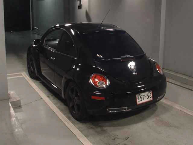 VOLKSWAGEN BEETLE