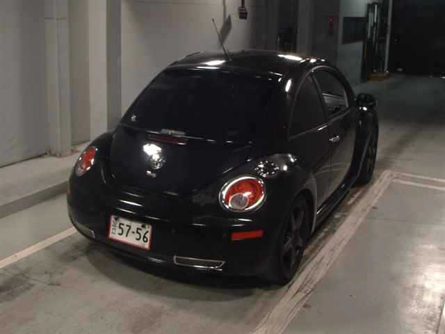 VOLKSWAGEN BEETLE
