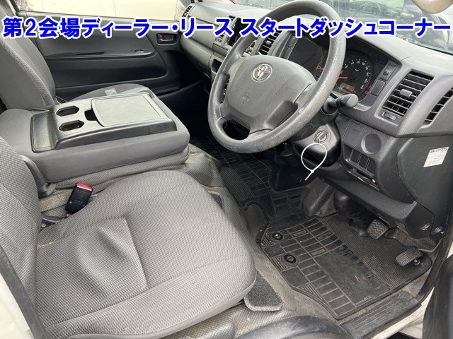 TOYOTA REGIUS ACE