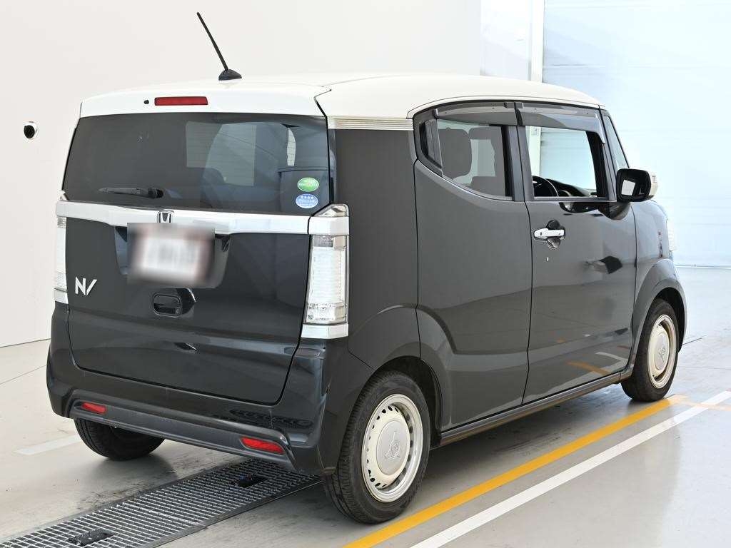 HONDA N-BOX SLASH