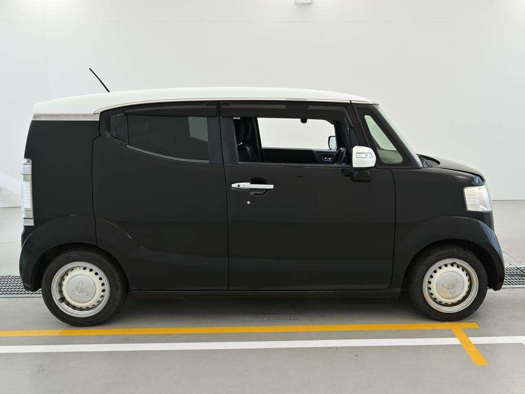 HONDA N-BOX SLASH