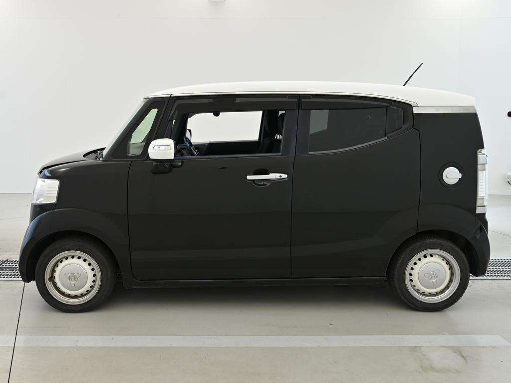 HONDA N-BOX SLASH