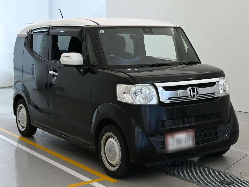 HONDA N-BOX SLASH