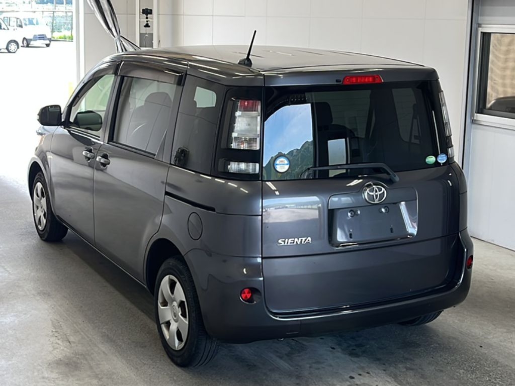 TOYOTA SIENTA