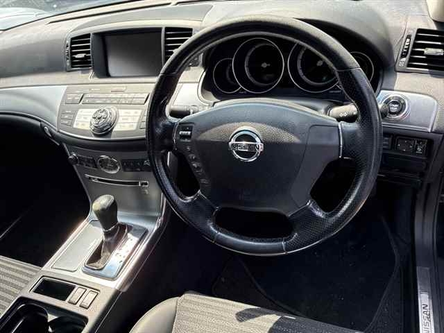 NISSAN FUGA