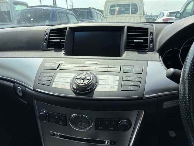 NISSAN FUGA