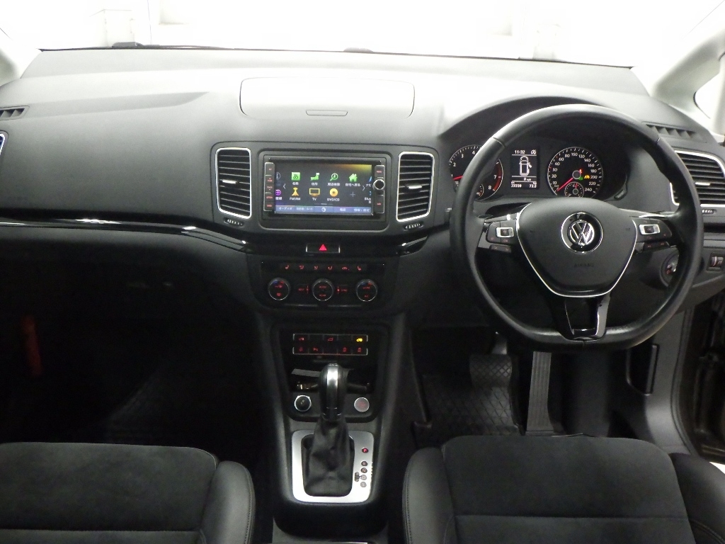 VOLKSWAGEN SHARAN