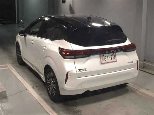 NISSAN AURA