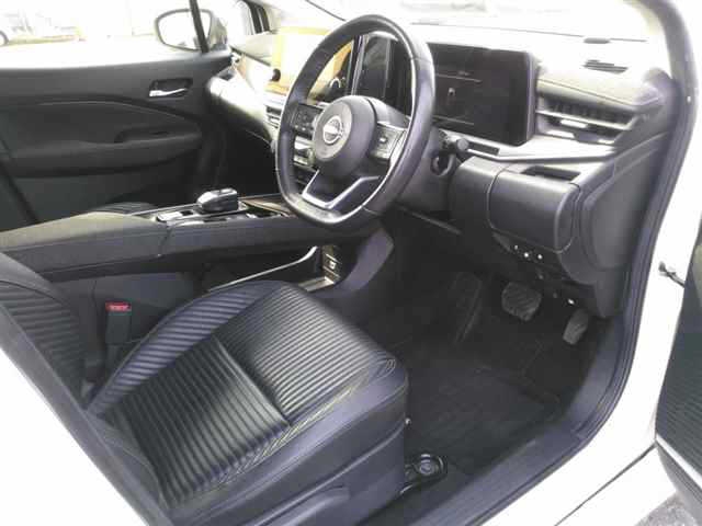 NISSAN AURA