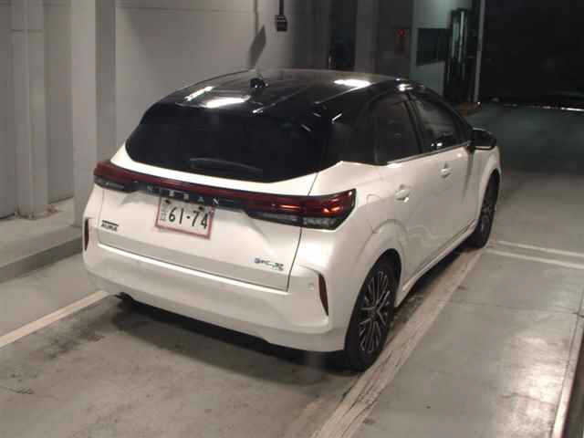 NISSAN AURA