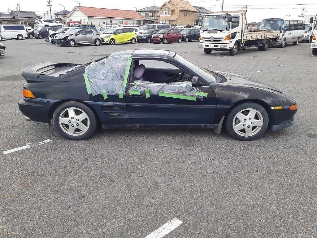 TOYOTA MR2