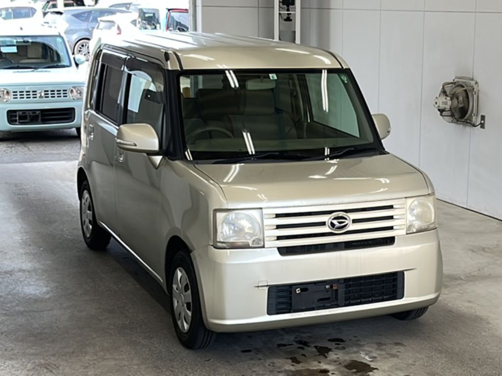 DAIHATSU MOVE CONTE