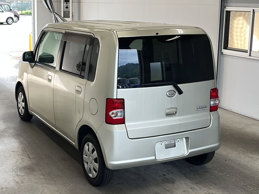 DAIHATSU MOVE CONTE