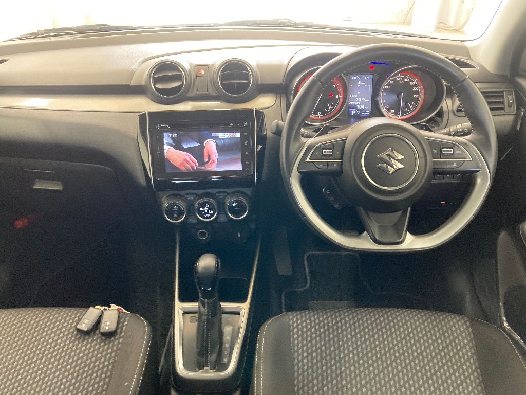 SUZUKI SWIFT
