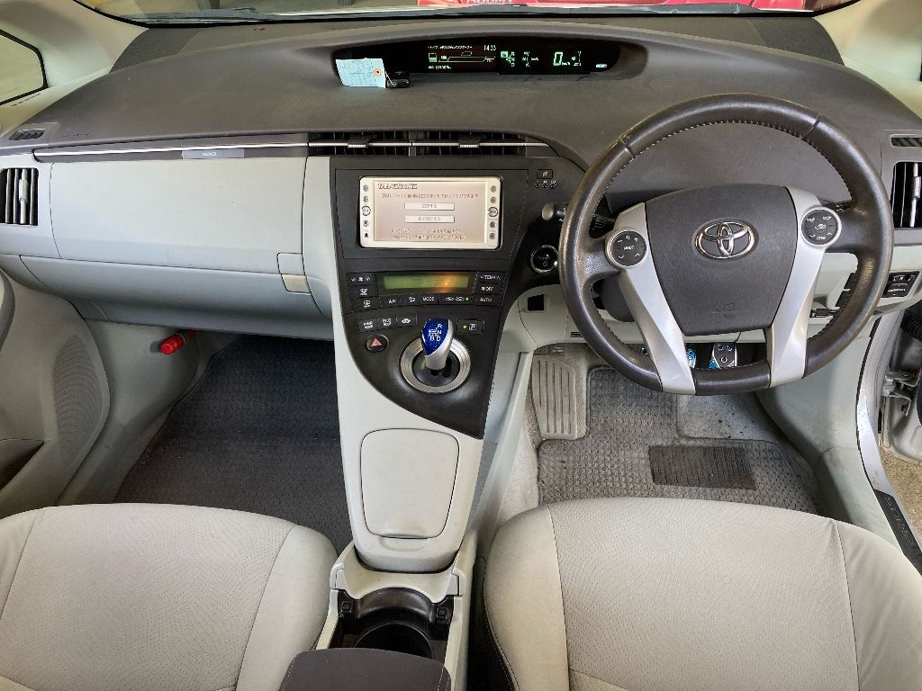 TOYOTA PRIUS