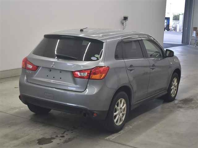 MITSUBISHI RVR