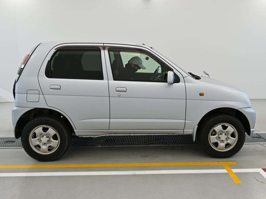DAIHATSU TERIOS KID