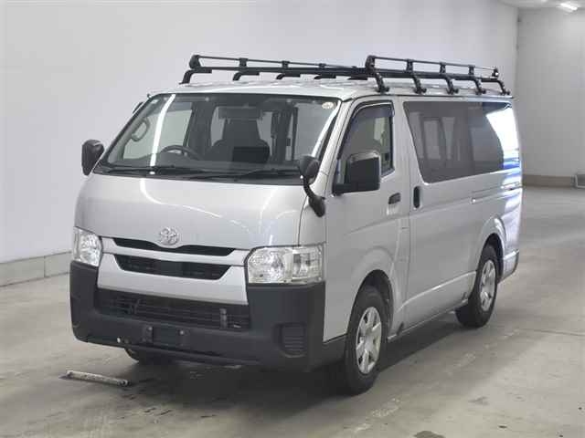 TOYOTA REGIUS ACE