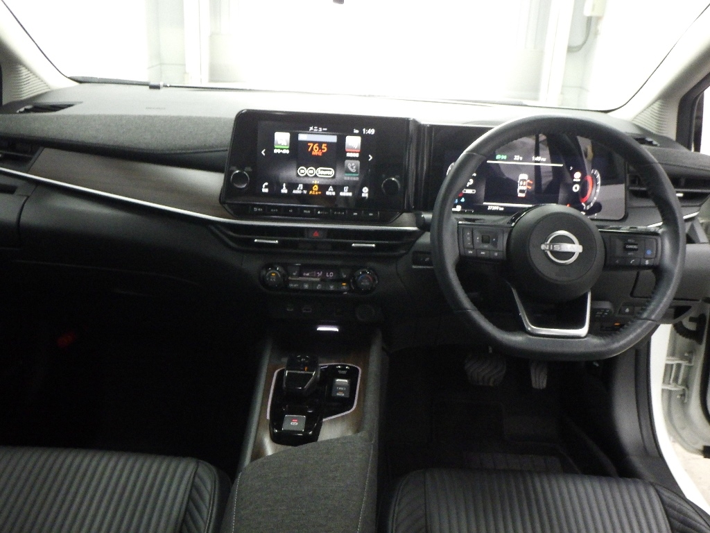 NISSAN AURA