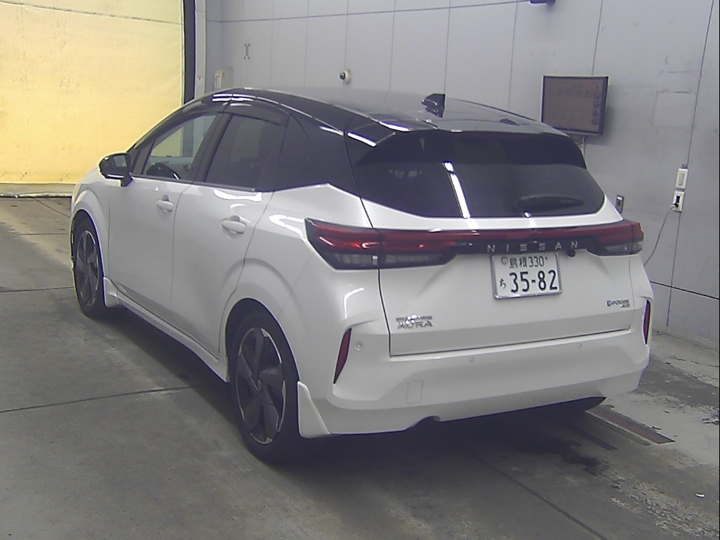 NISSAN AURA