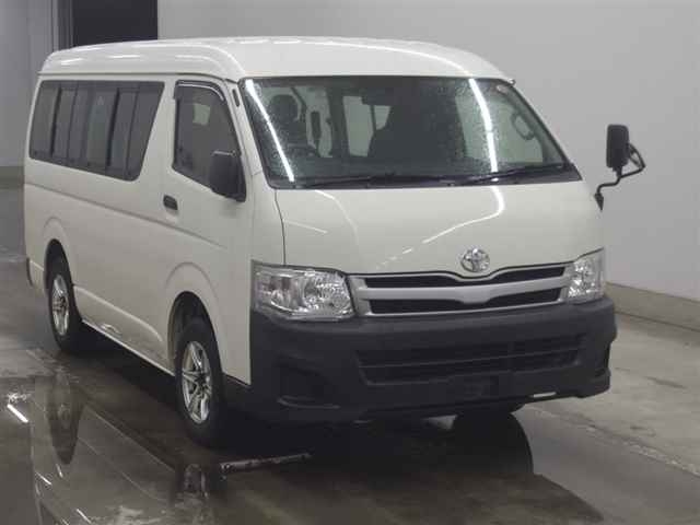 TOYOTA HIACE
