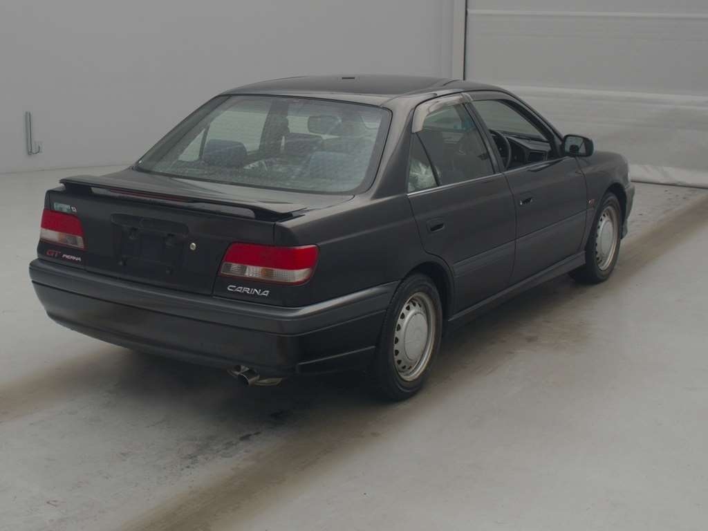 TOYOTA CARINA