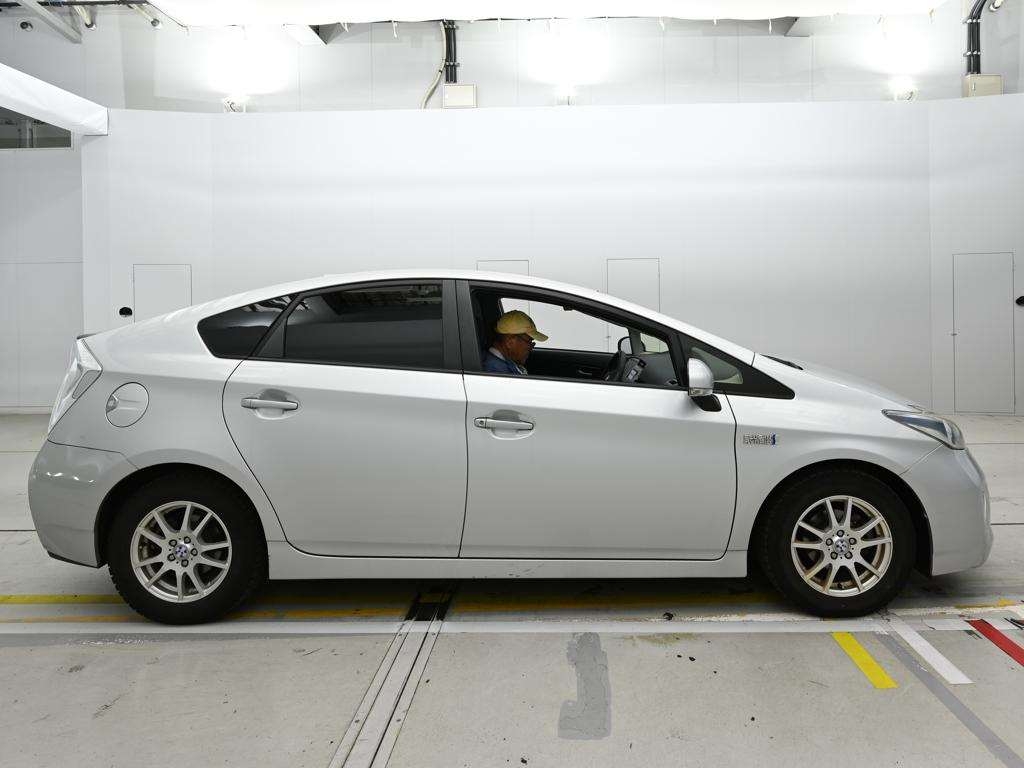 TOYOTA PRIUS PHV
