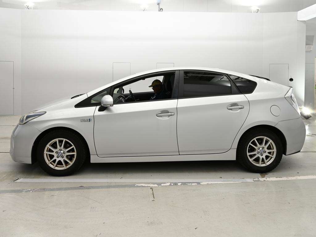 TOYOTA PRIUS PHV