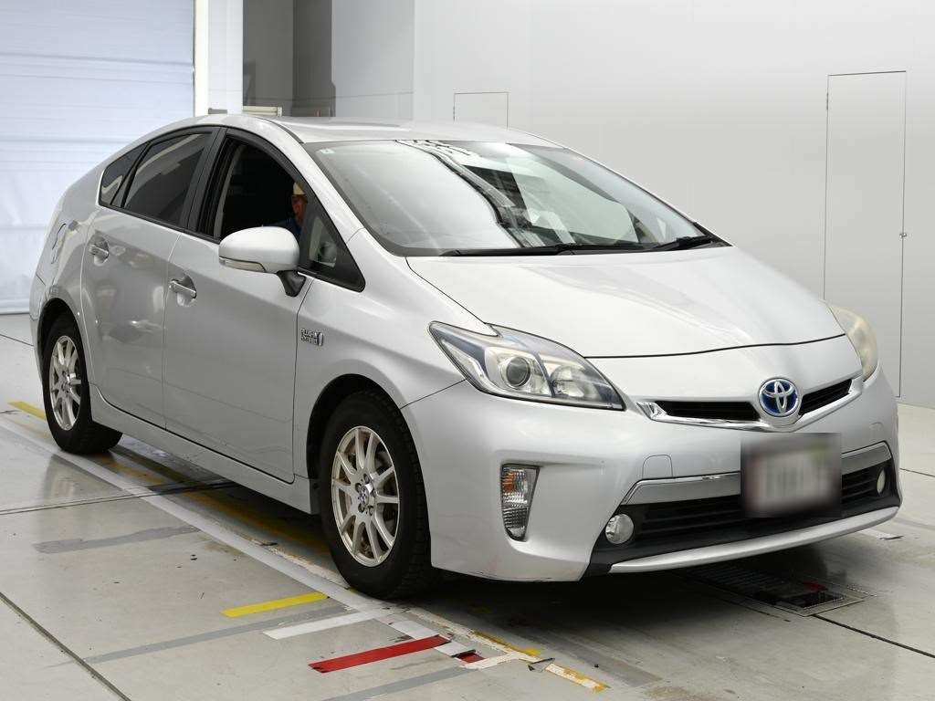 TOYOTA PRIUS PHV