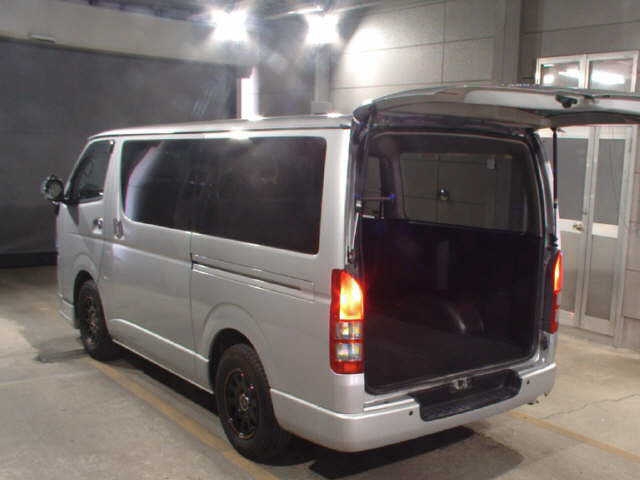 TOYOTA REGIUS ACE