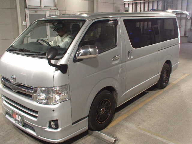 TOYOTA REGIUS ACE