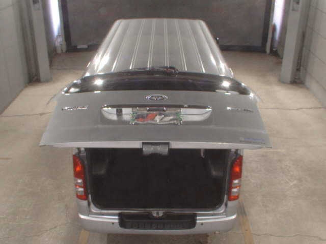 TOYOTA REGIUS ACE